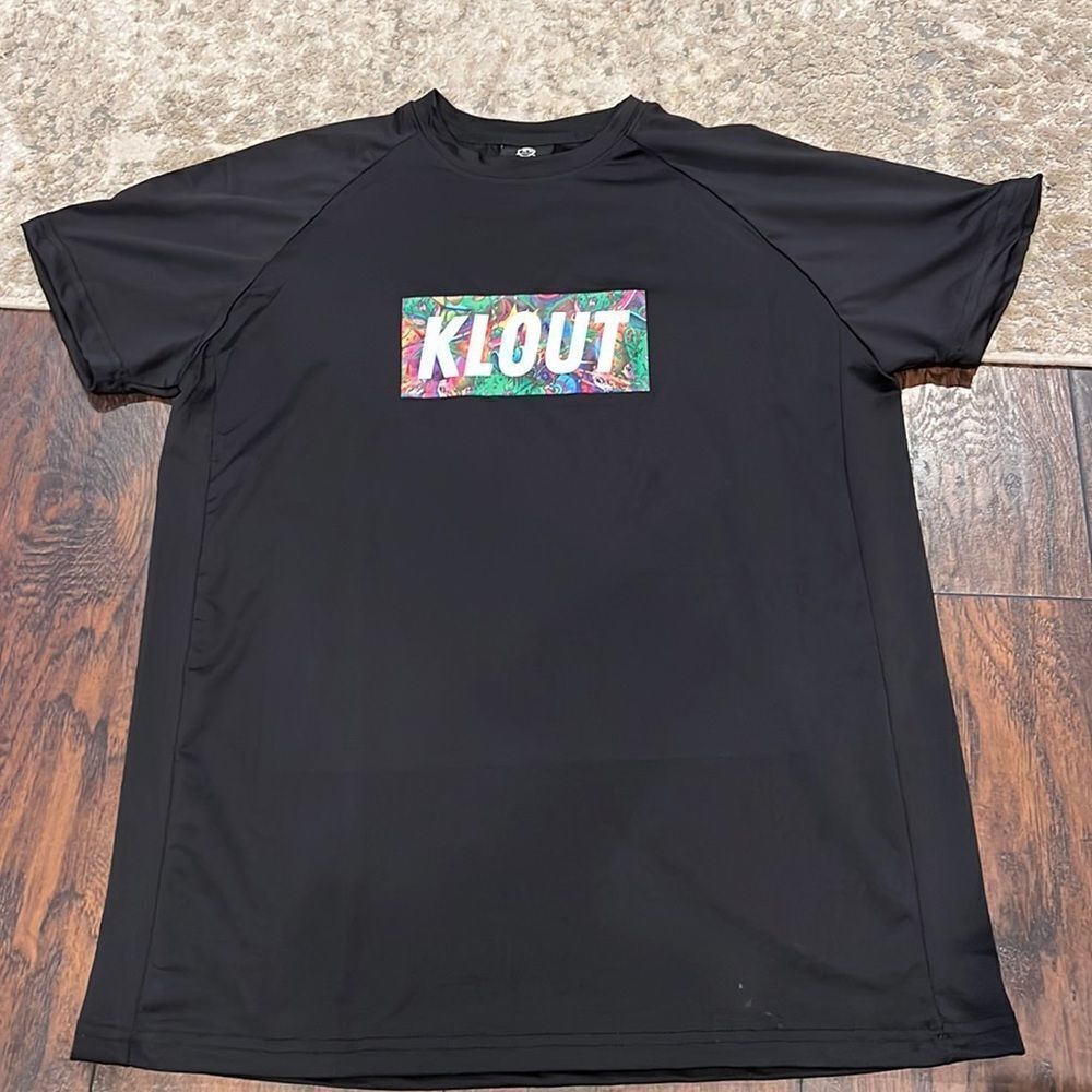 Klout‎ Alien tee Shirt in EUC size M hit on front and back
